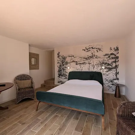 L'evasion Naturelle N1 Des Villages Des Francais 4*