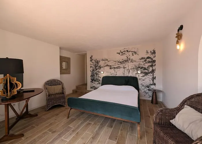 L'evasion Naturelle N1 Des Villages Des Francais 4*